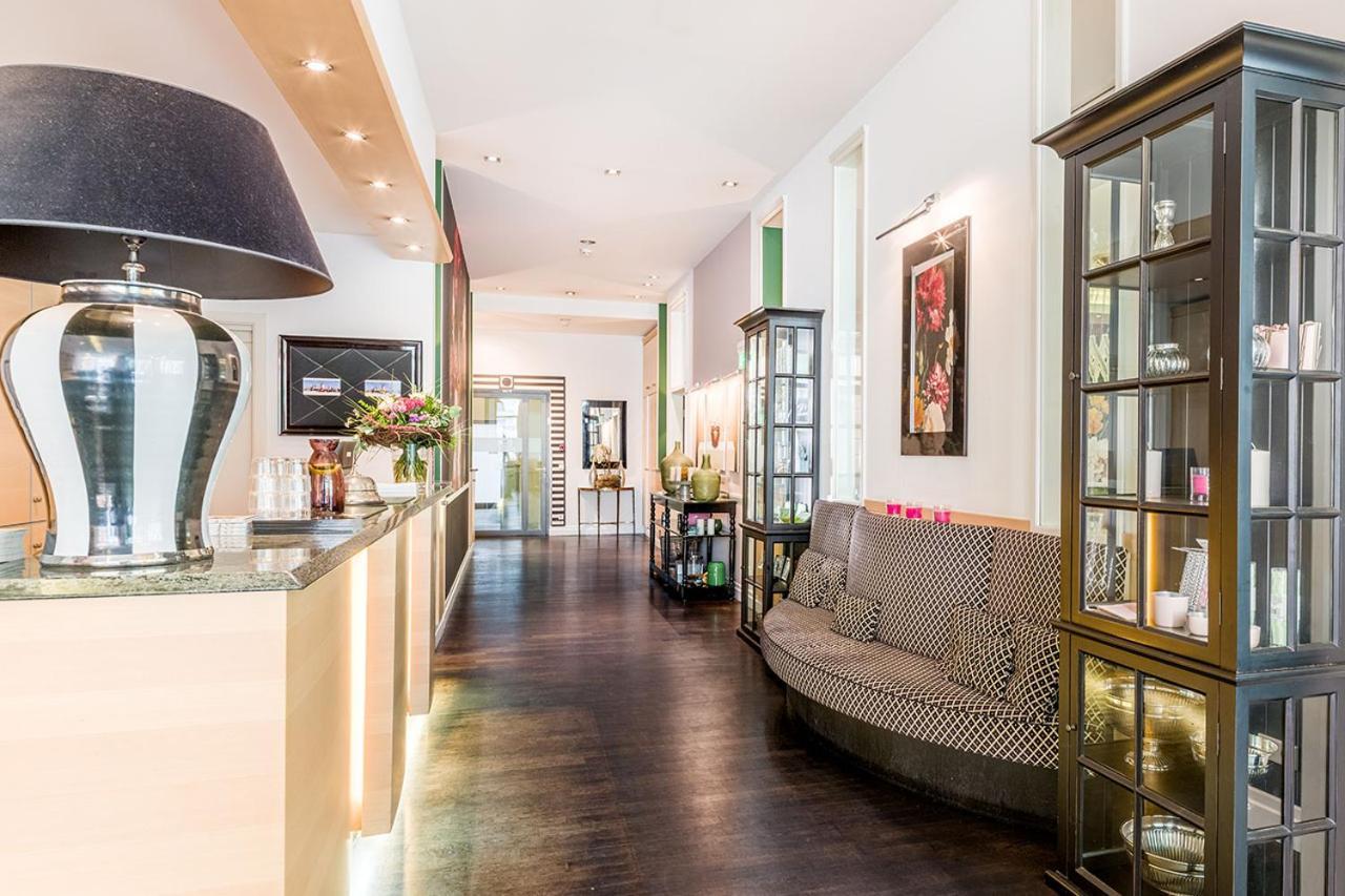 Hotel Goliath Am Dom เรเกนส์บวร์ก ภายนอก รูปภาพ